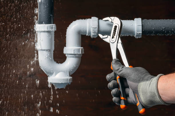 Professional Leak Detection technician working in Newark, MD